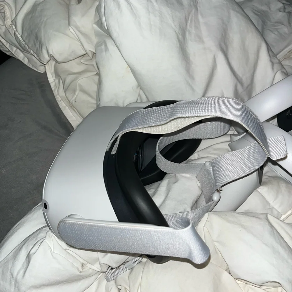 Standalone Wireless VR Headset - White